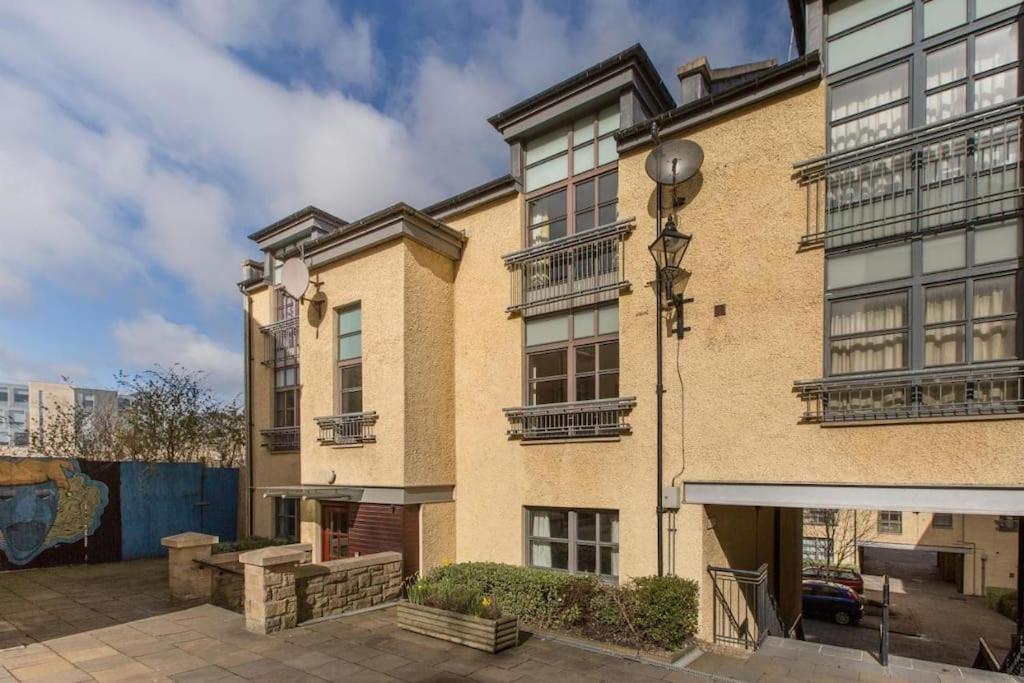 Next To The Palace And Royal Mile With Parking Edinburgh Dış mekan fotoğraf