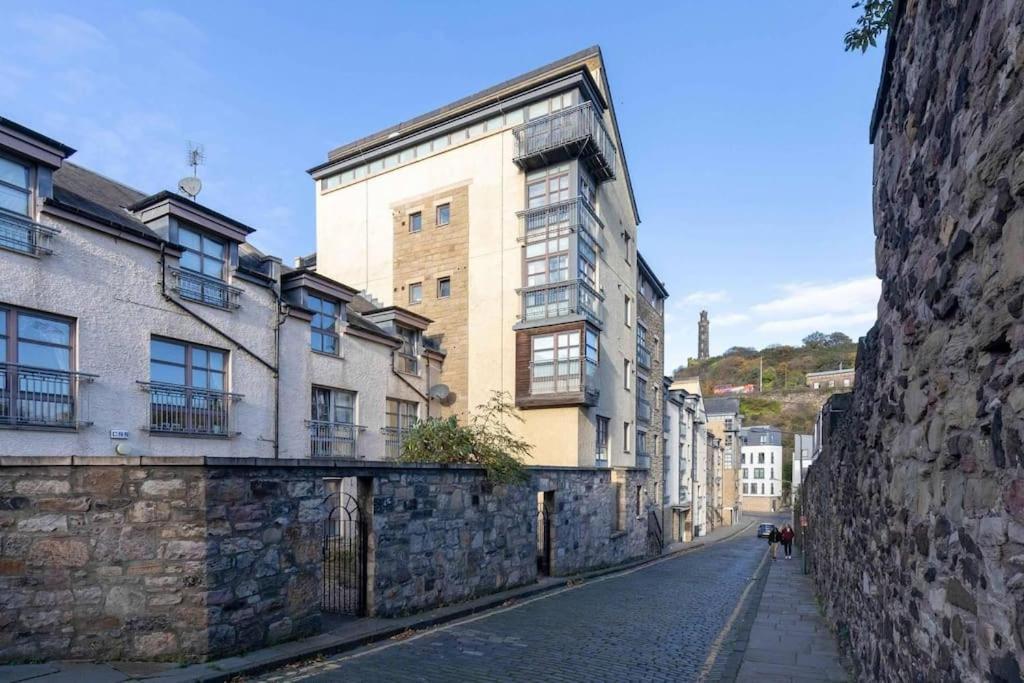 Next To The Palace And Royal Mile With Parking Edinburgh Dış mekan fotoğraf